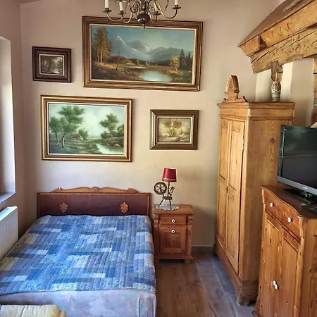 Dom Caloroczny Jozefinka W Karkonoszach Kowary